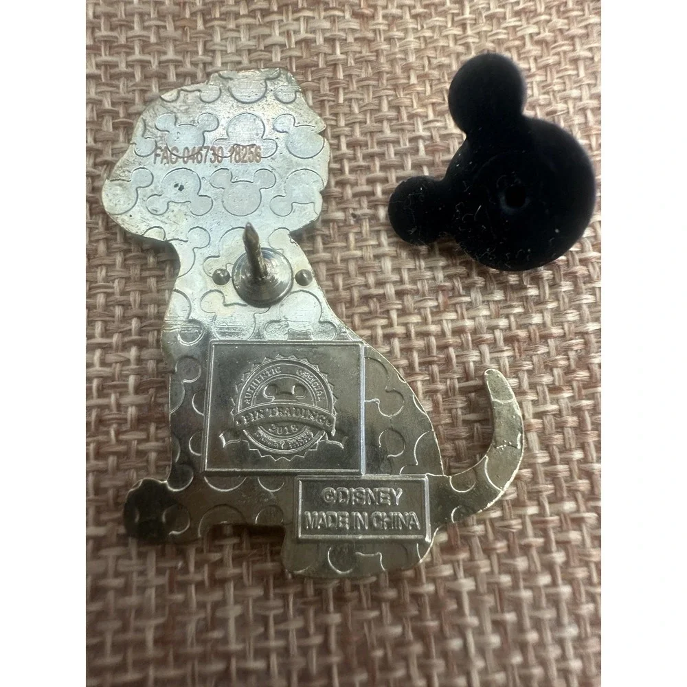 Disney 101 Dalmatians Puppy Pin 2018 Rare Hard toFind Blue Collar Disney Trading